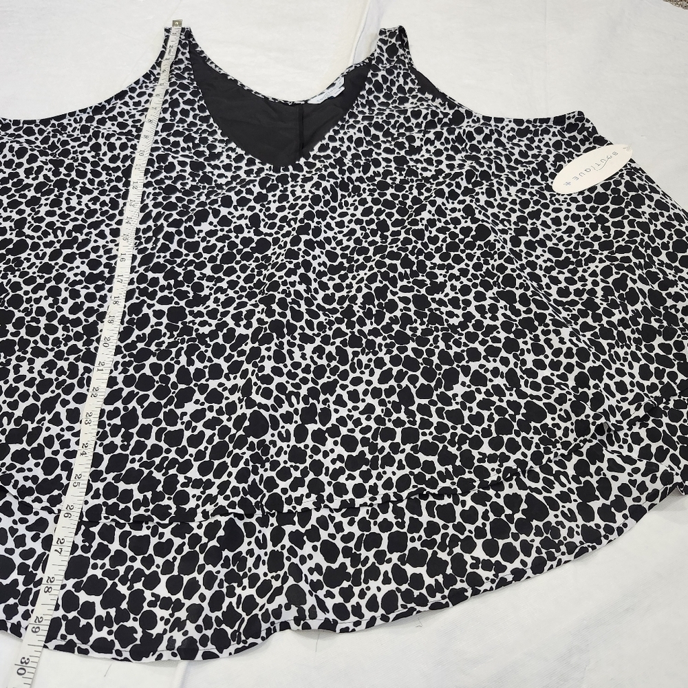 Boutique Size 3X Black and White Sleeveless Relaxed Tank Top - Picture 4 of 8